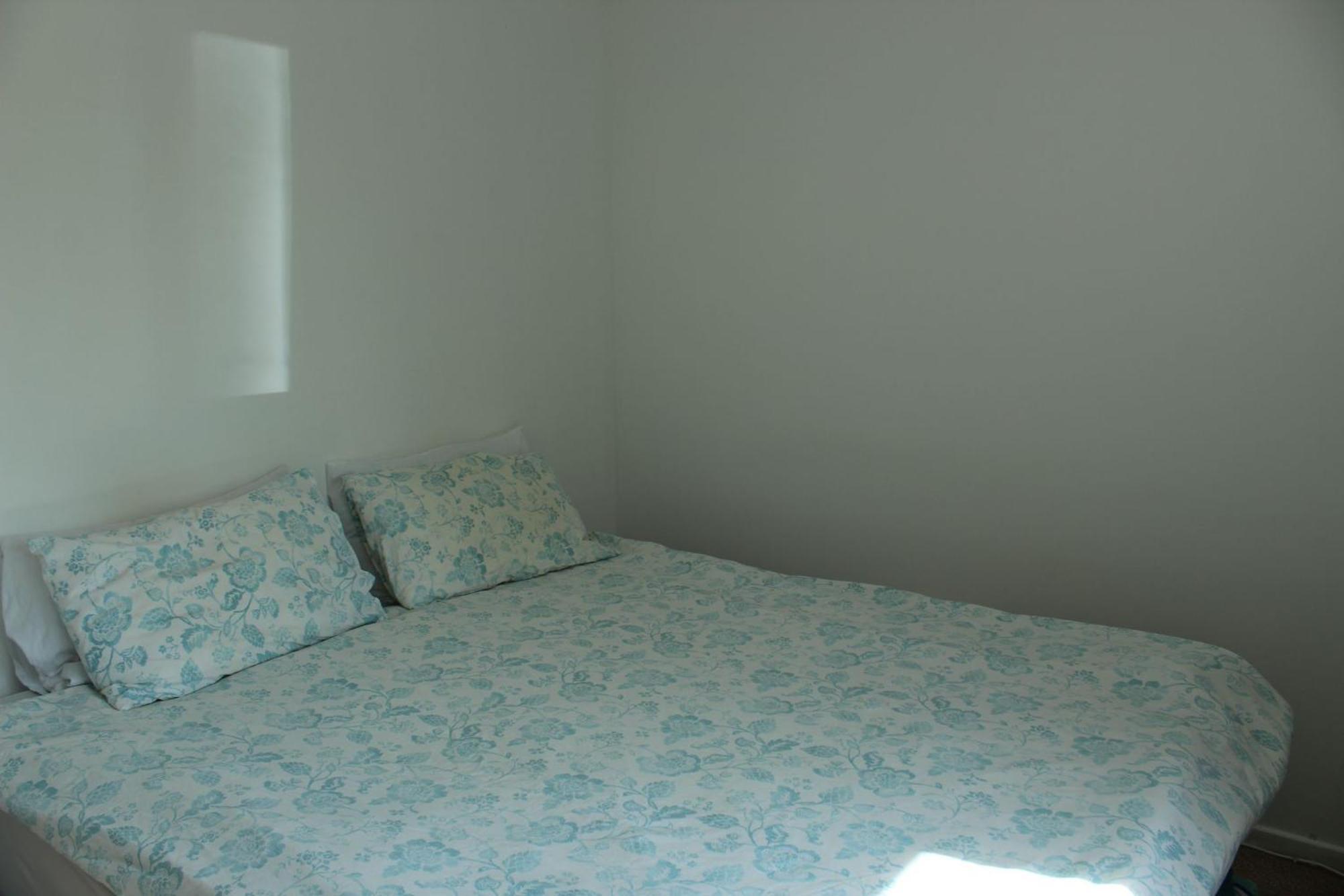 Vakantiehuis Suburbia, A Stylish 2bed With Garden & Parking *